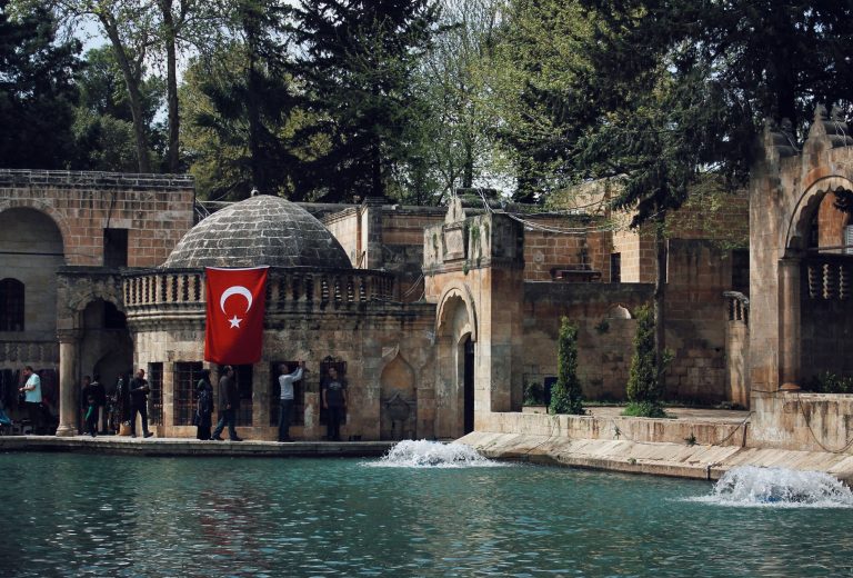 Balıklıgöl and the Rizvaniye Mosque in Şanlıurfa
